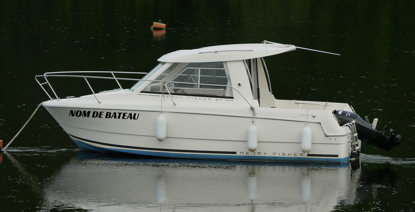 Nom de bateau à la proue