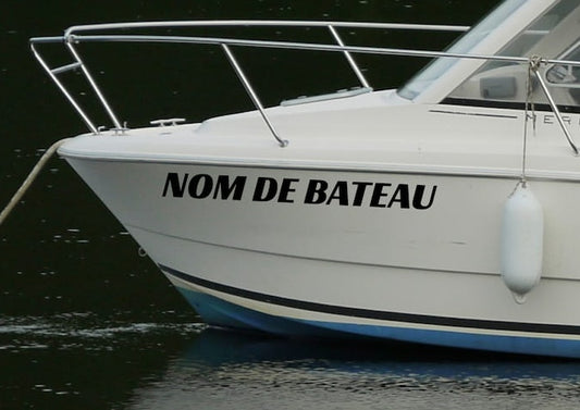 Nom de bateau à la proue