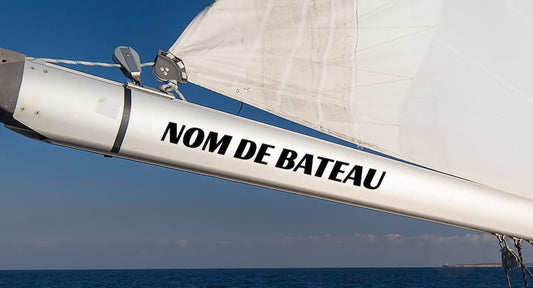 Nom de bateau sur la bôme
